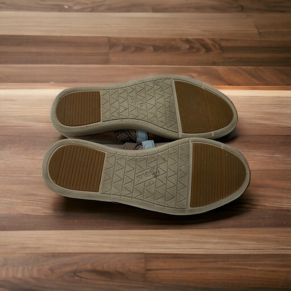 Teva Women's Flats in Brown and Blue - Picture 8 of 10